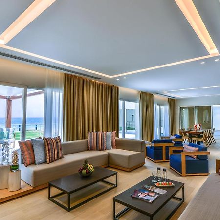 Sealine Beach, A Murwab Resort Mesaieed Esterno foto A suite at the hotel