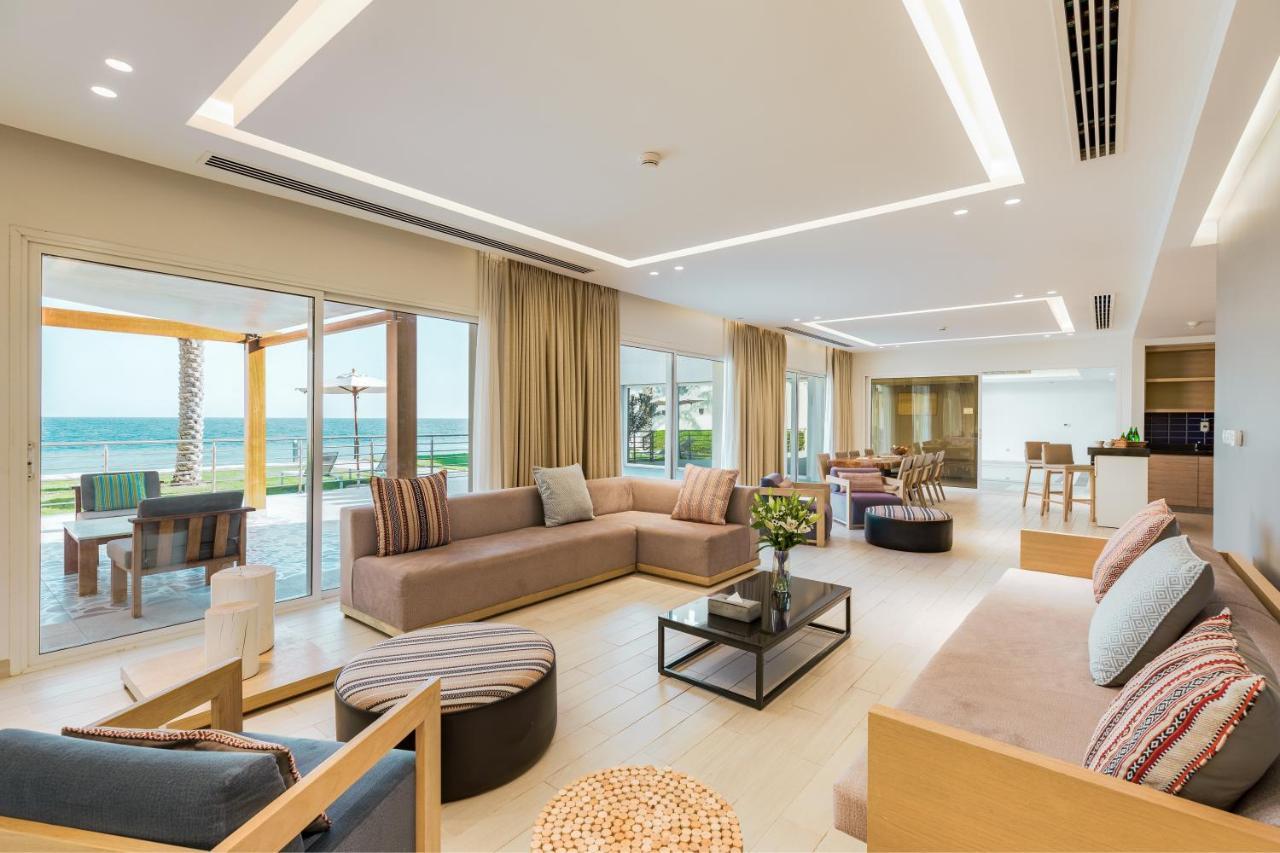 Sealine Beach, A Murwab Resort Mesaieed Esterno foto The interior of a villa at the resort