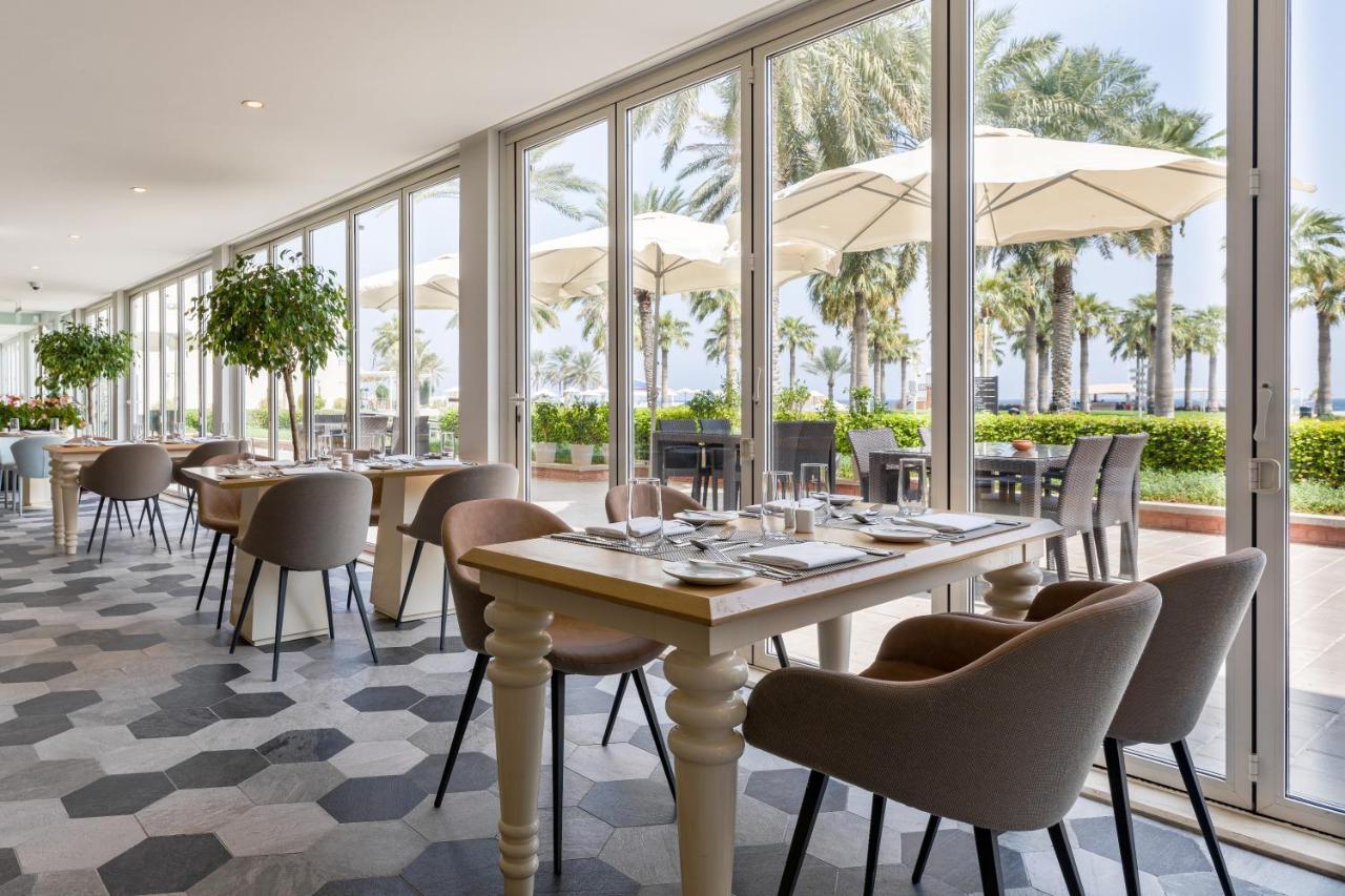 Sealine Beach, A Murwab Resort Mesaieed Esterno foto Restaurant