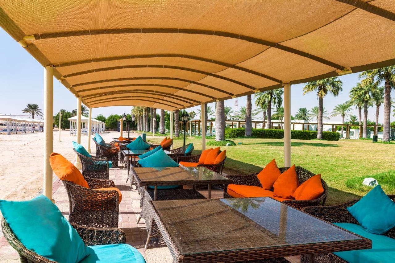 Sealine Beach, A Murwab Resort Mesaieed Esterno foto The beach at the resort