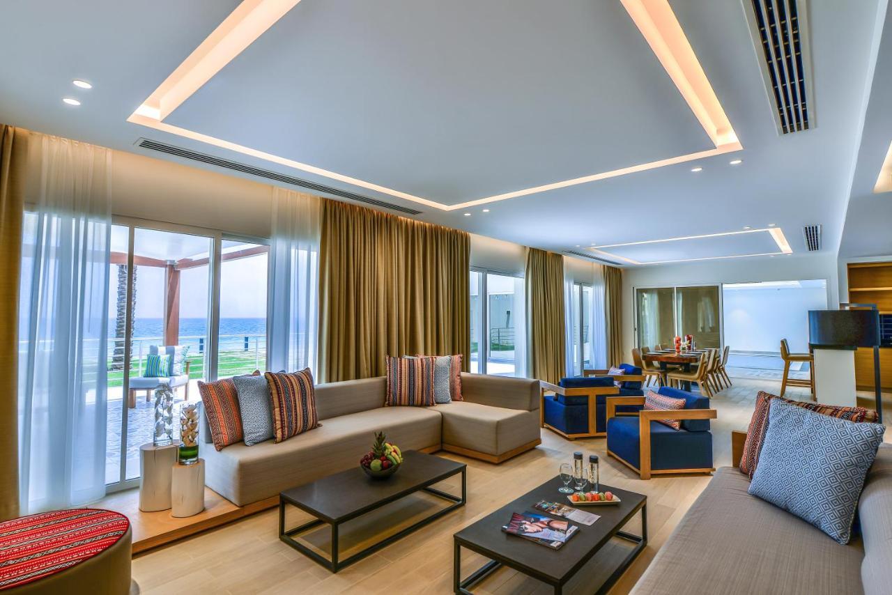 Sealine Beach, A Murwab Resort Mesaieed Esterno foto A suite at the hotel