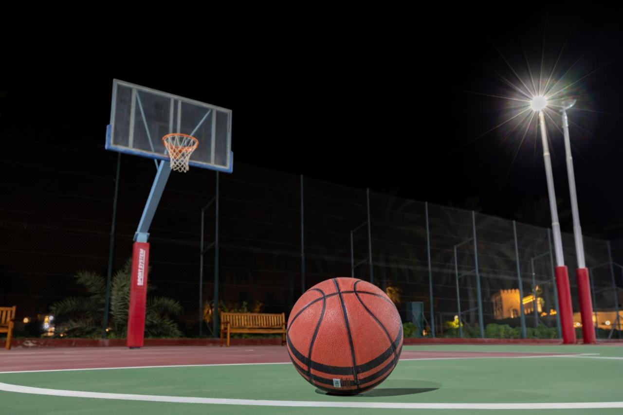 Sealine Beach, A Murwab Resort Mesaieed Esterno foto Basketball court at the University of Patras